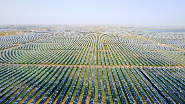 Huawei Smart PV Solution Contributes to Successful Grid Connection of World's Largest PV Plant