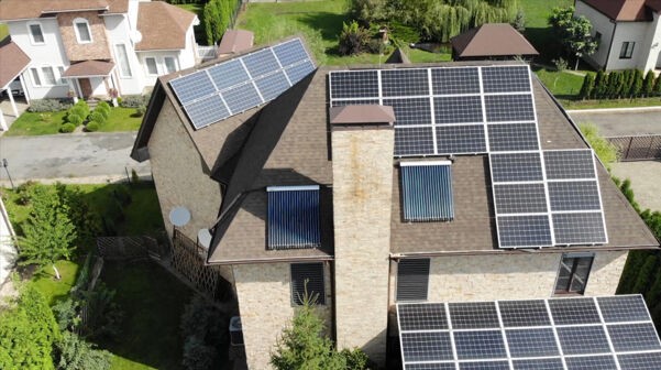 Guía Profesional 101: Cómo Instalar Paneles Solares en el Tejado