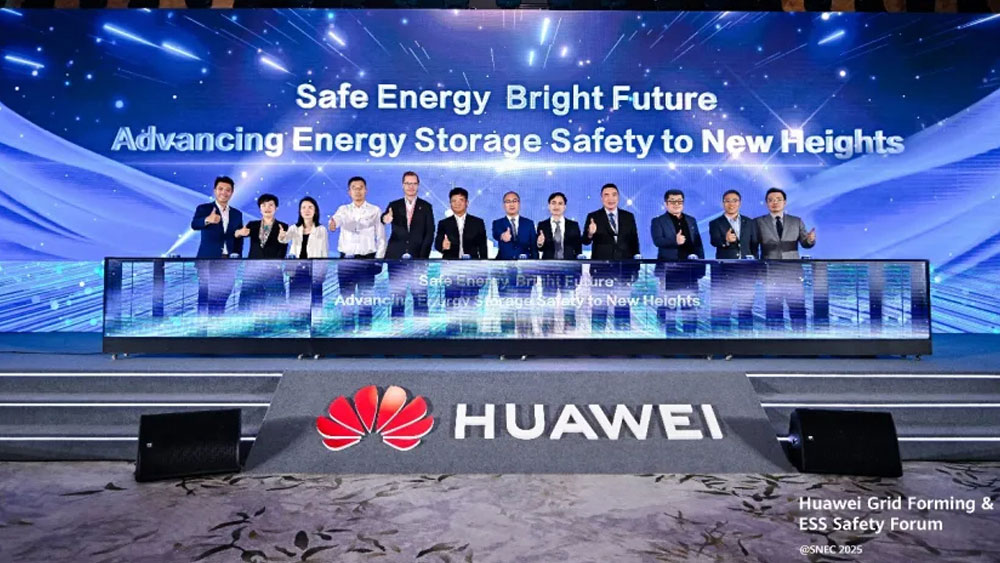华为数字能源举办构网&储能安全论坛，共商构网商业与储能安全生态