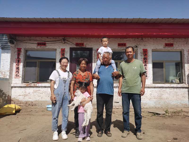 国家电投300MW库布齐光伏治沙项目