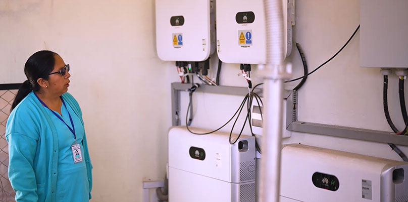 屋顶上的绿色希望 | 秘鲁13家医疗中心采用华为光储系统 不间断供电保障医疗服务